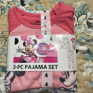 NEW - Disney Minnie 3 piece girls pajama set in size 4